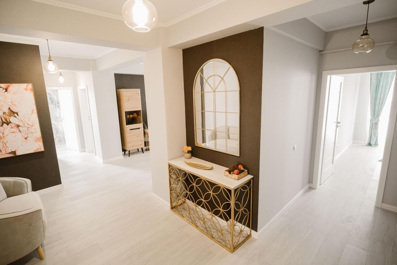 Sibiu Ezonia Central Apartment מראה חיצוני תמונה