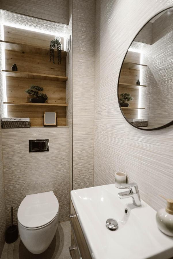 Sibiu Ezonia Central Apartment מראה חיצוני תמונה
