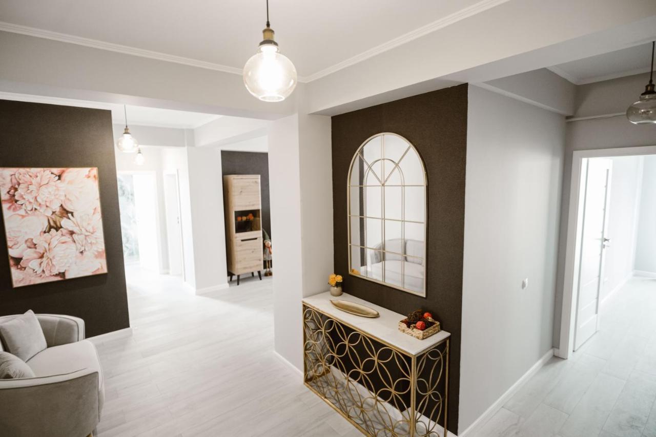 Sibiu Ezonia Central Apartment מראה חיצוני תמונה