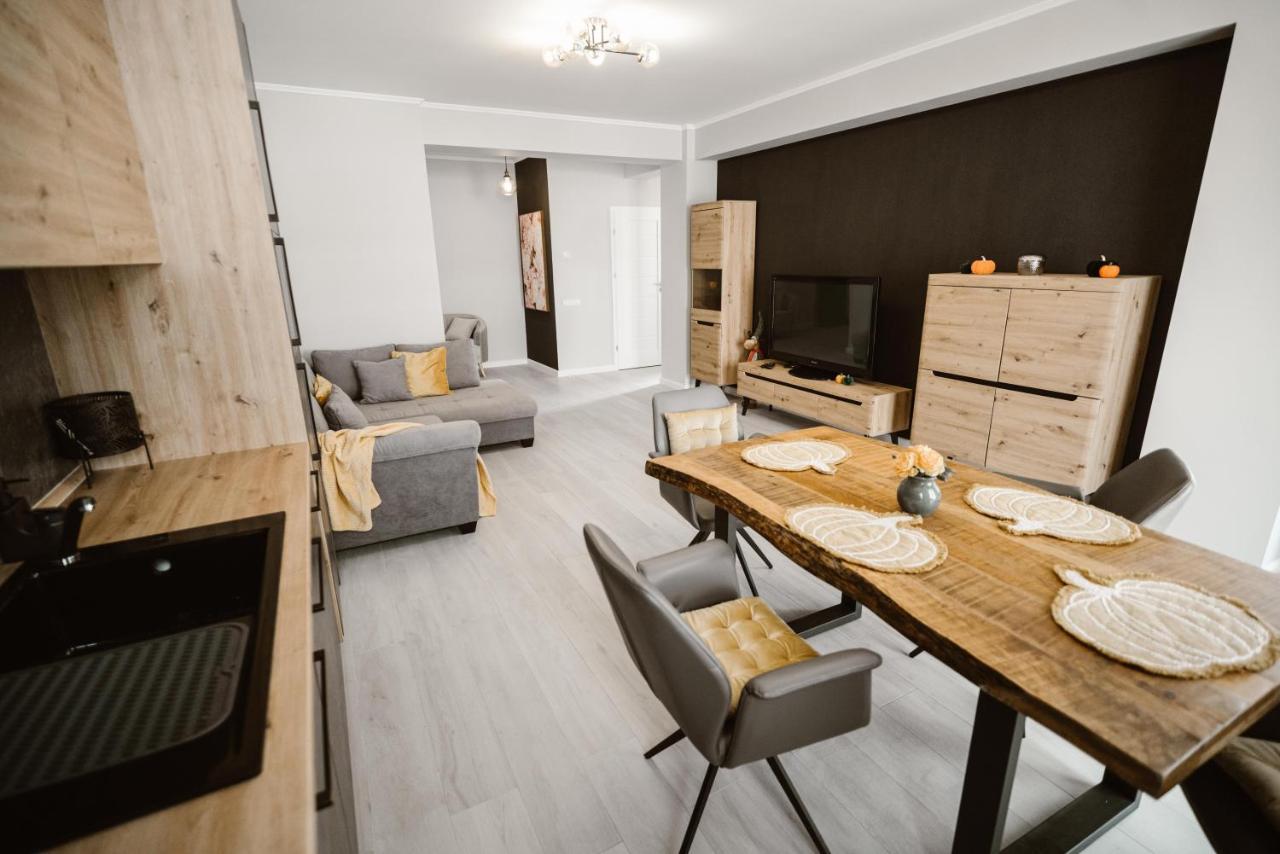Sibiu Ezonia Central Apartment מראה חיצוני תמונה