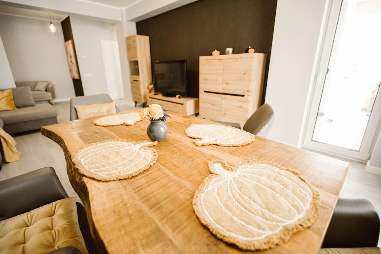 Sibiu Ezonia Central Apartment מראה חיצוני תמונה